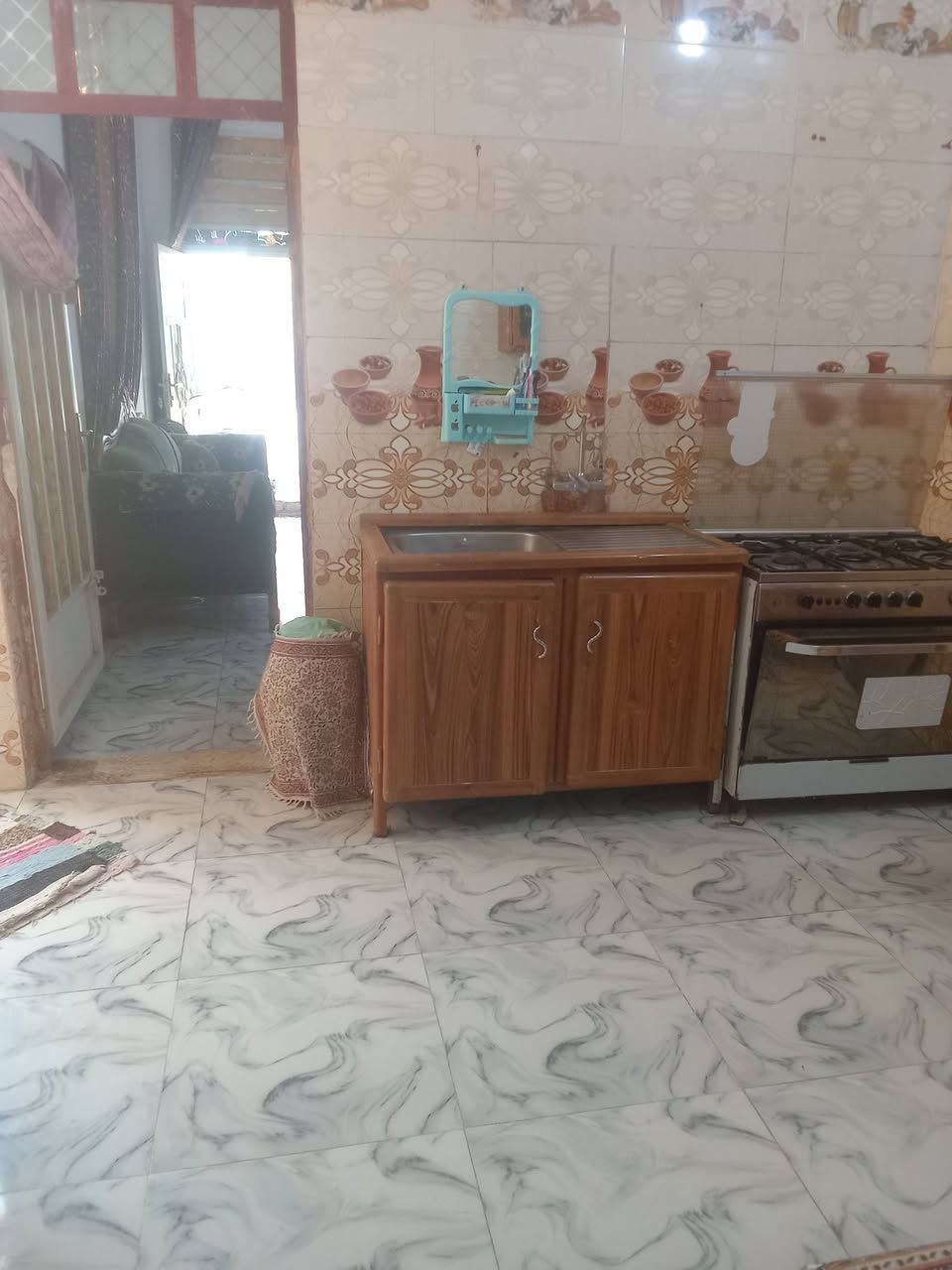 بيت البيع تاجيه نادر الثالثه
مساحة 100م طابو صرف
مطلوب اسكان *********** رقم ابو البيت
