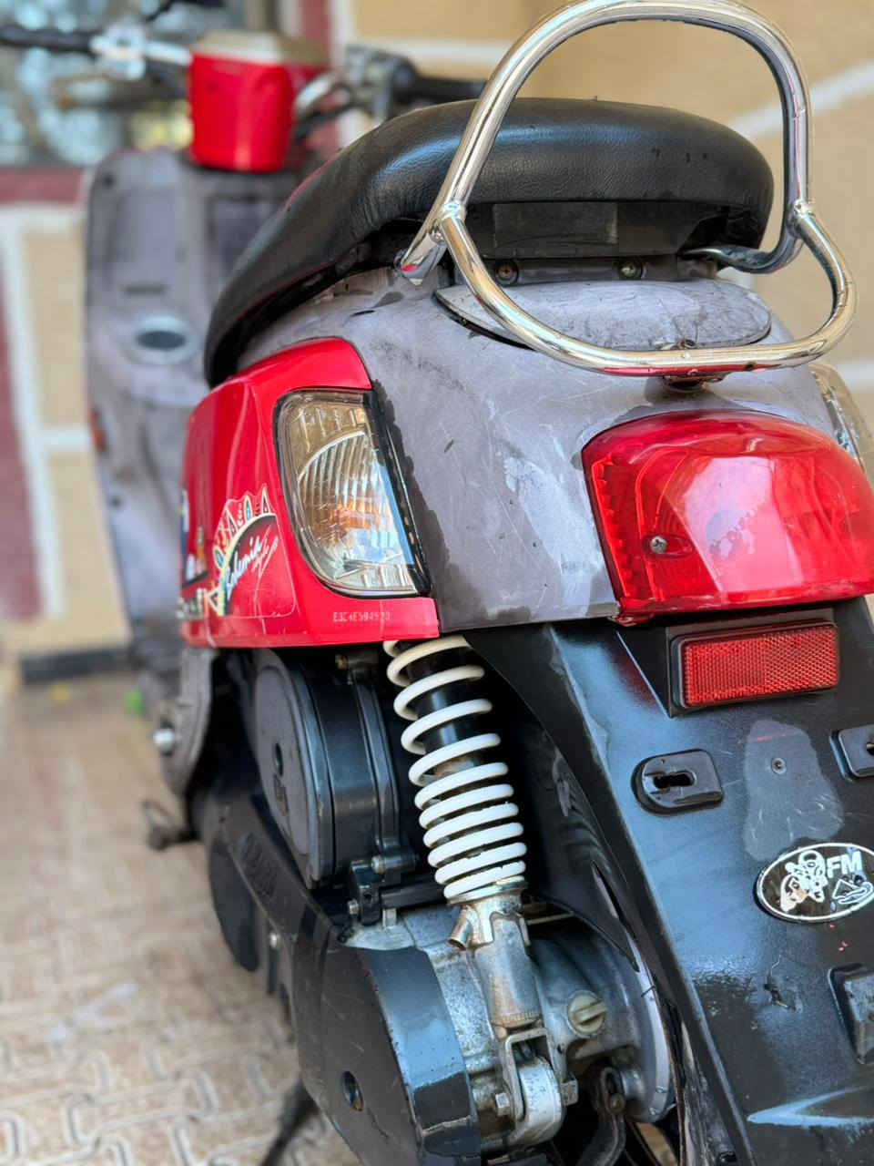السلام عليكم شباب بوليس مصطرة الدراجه نضيفه مال بيت ما متعوبه كفاله عامه مكينه سبانه ما ممدود جيب فيتر وياك 
كفراتها بلاديه مختمه ختم واحد كامله أي نقص مابيها لمكان بعقوبه التحرير ***********
