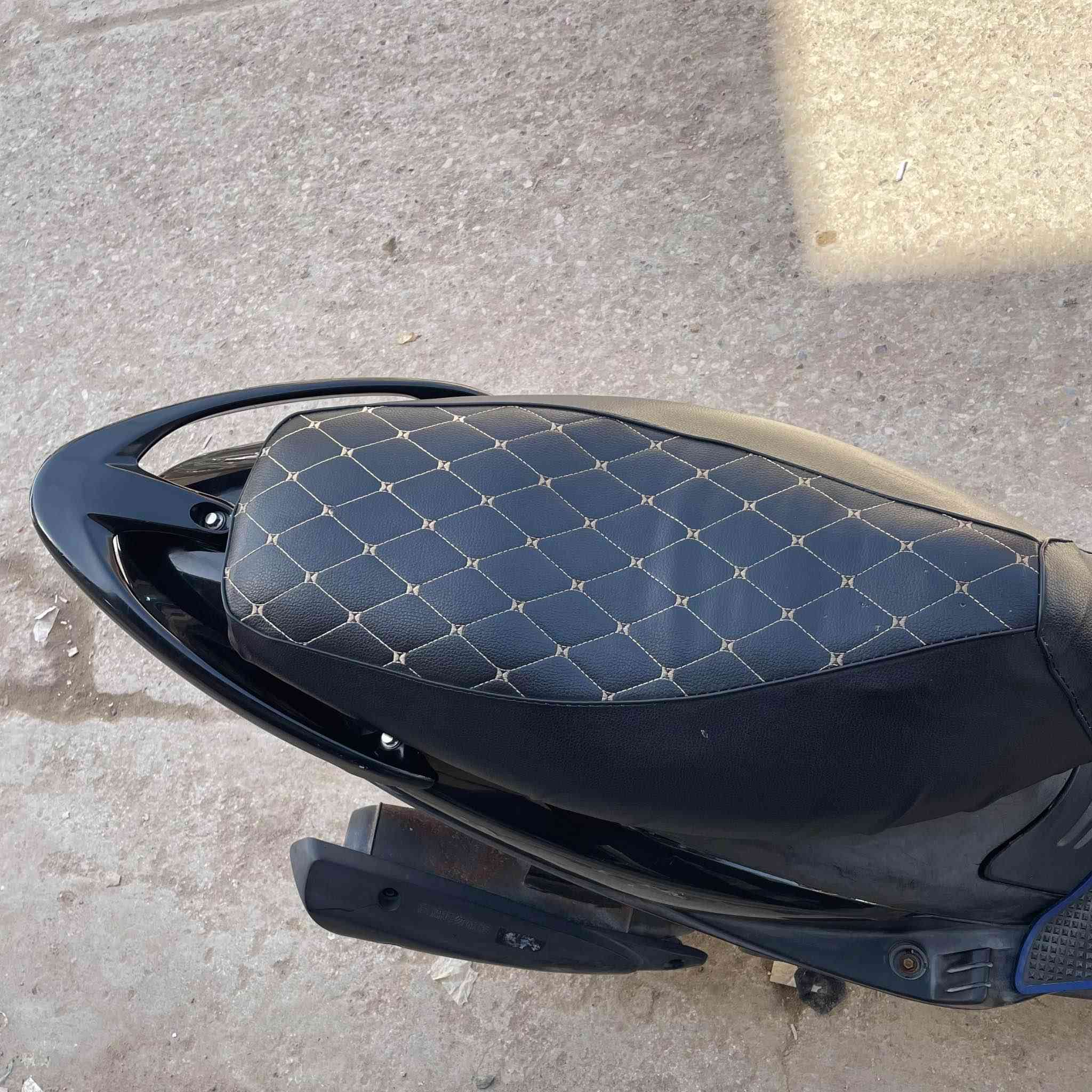 السلام عليكم 
دراجه ماكس عدله للبيع 🛵🛵
 
محرك49
اللون اسود 
دراجه وكيل
للاستفسار اتصل على الرقم*********** ديوانية, القادسية
