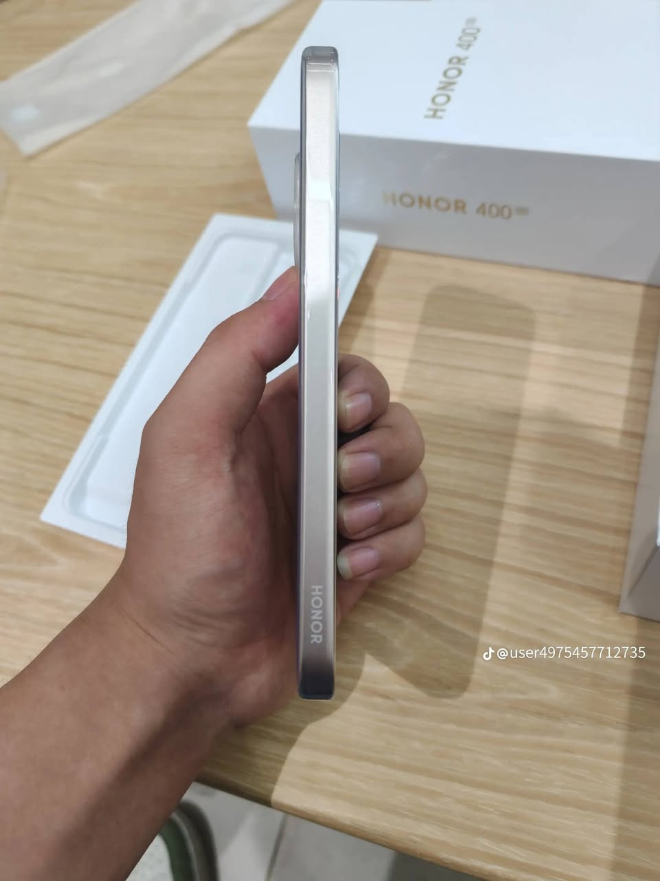 للبيع فقط ماراوس ب(٤٠٠الف) فرق (٨٠)الف هونر (400)مستخدم أيام ذاكرة (٥١٢)لزكاتة علية وغراظة ممفتوحة مكاني بغداد / ساحة عدن شراي أتصل (***********)
