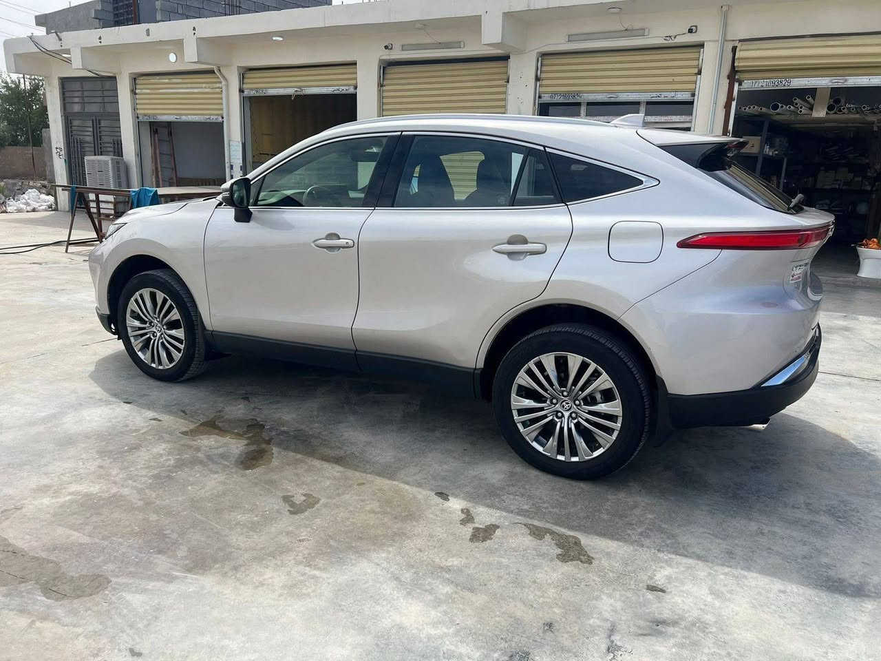 تويوتا فينزا 2022 هايبرد XLE
رقم بغداد
ماشية 61 ألف كم
فول مواصفات – فور ويل AWD
كير ومحرك ورادار وإيرباكات وحجر بشرط
محرك هجين بنزين + كهرباء
4 سلندر 2500cc
بطارية ليثيوم
تشغيل عن بعد
بصمة تشغيل
بصمة فتح أبواب وصندوق وغلق
تحديد مسار
رادار أمامي وجانبي
مانع تصادم أمامي وخلفي
حساسات أمامية وخلفية
مانع انزلاق
إشارة ترحيب عند الاقتراب
سستم صوت JBL
ستيرن كهرباء تحكم
كشنات جلد أسود + تدفئة
كشنات ميموري
صندوق كهربائي بحساس قدم
شحن وايرلس
ويل كروم 19 إنج
📍 العنوان: ديالى
📞 ***********
🔴 السعر : علق يوصلك السعر 📮
#تويوتا #فينزا #هايبرد #سيارات_للبيع #Iraq_cars_kd
