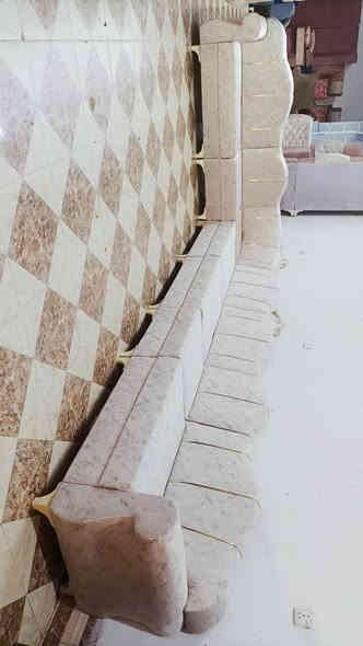 السلام عليكم 
تخم وديوان مختلف الالوان والاحجام 
للجحز 
***********
