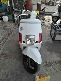 بوليس مصطره للبيع الدراجه حلوه وخير من الله متوازي عله بيعته السعر ٥٠٠...