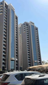 🏡 متوفر عروض للإيجار في مجمع البروج 📐 المساحة: 197 م² 🛏️ 3 غرف نوم 🚿 غ...