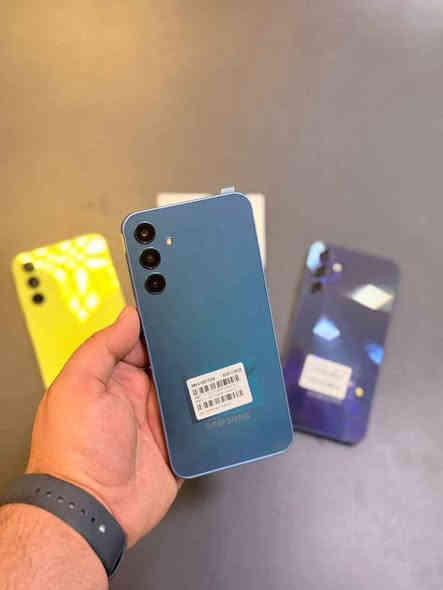 وصل الجهاز
مع كل طلب هديه  
💸 سامسونج A15💸
مستعمل اخو جديد خالي من تصليح  بيه ضمان 
مواصفاته /
ذاكره 128Gمع رام 6
⬅️ 3 كاميرات 50 - 5 - 2 ميجابكسل 📷 
⬅️-بطارية بحجم 5000 mAh
السعر 75 الف
الجهاز نسخه 4G  
جملة لاصحاب المحلات 
يوجد توصيل كافه محافظات 
ضمان شرط فحص والاصلي
‏‪بغداد زيونه ربيعي مقابل مول دريم ستي 
للحجز راسلنا على خاص الصفحة او الاتصال على
اذا اتاخرت بالرد يرجى مراسله ع واتساب  أو اتصال 
***********
*********** بغداد
