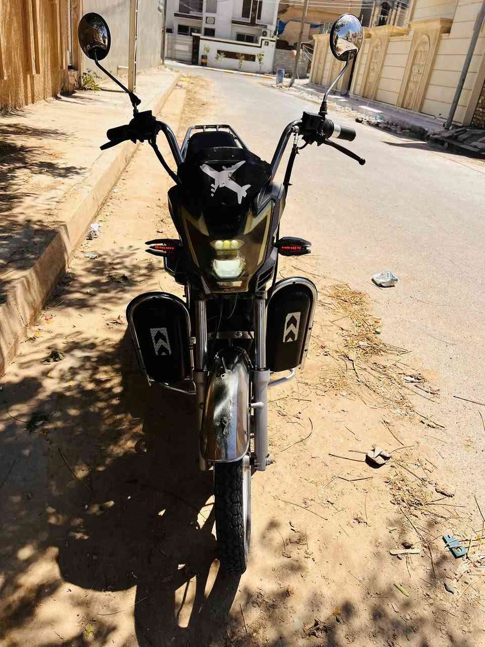 هارلي للبيع 
نضافه حلوه 
بطاريات ع الفحص 
جهاز نذار مانع السرقه 
السعر 325 وبي مجال 
***********
وتساب 
‭٠٧٥١ ٣٩١ ٩٤٦١
