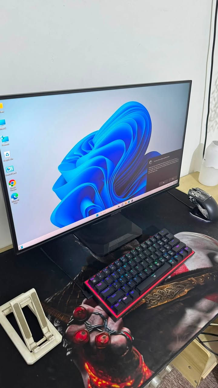 السلام عليكم
تجمعية pc للبيع كاملة 

المواصفات :
Intel CPU Core i5-14400F 
MB ASUS PRIME H610M-KARGB D4
G SKILL Trident Z RGB RGB DDR4 32GB (2x16GB) 3600MHz 
VGA PC CARD PNY RTX 4060 8GB OC XLR8 Dual Fan
PSU POWER SUPPLY DrakFlash Aigo AT650 - 650w 80 Bronze
TEAMGROUP MP41Q 1TB - 7400MB/s 1TB SSD M.2 NVME GEN 4
FAN CPU DEEPCOOL GAMMAX AG400 - PCI - Black
CASE ATX SAMA 331GB Black

اليو بي اس : ups GET 1000va Online | GXK- 1-1-1-CO (LCD 12v-9a *2) Online
الكيبورد :
KB PC Keyboard RedRagon K617 FIZZ 60% RGB

ماوس :
ATTACK SHARK X11 Wireless Gaming Mouse
بي مشكلة فقط بالبكرة مالته

الشاشة : 
GiGABYTE - fullhd-200hz

ملاحضة : كل الكراتين مال قطع موجودة 
الحاسبة نظيفة واستخدام قليل 

العنوان بغداد 
السعر : 1,450
رقم الهاتف :***********
