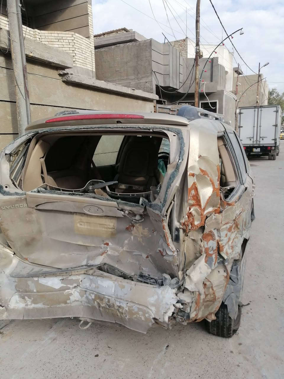 السلام عليكم
سياره هونداي انترواج 2007  رقم دولي بغداد  بئسمي هذا حادثه سعرهه 50  ورقه قفل للتوصيل هذا رقمي *********** بغداد الكماليه
