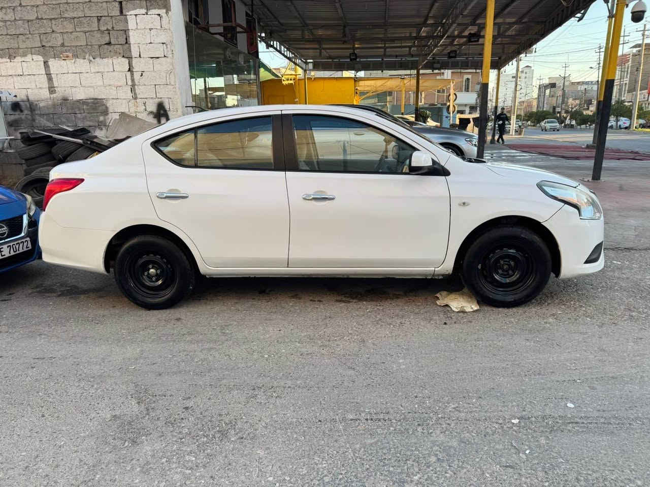 Nissan sunny 2016 
٦٥هەزار رویشتوە لە دوجێگا ساردە کوتی هە یە ئەویش کەمە بە س سیارەکی تابلێ پاک ماوەتەوە مالی دۆستە بۆ پەیوندی *********** أربيل, العراق
