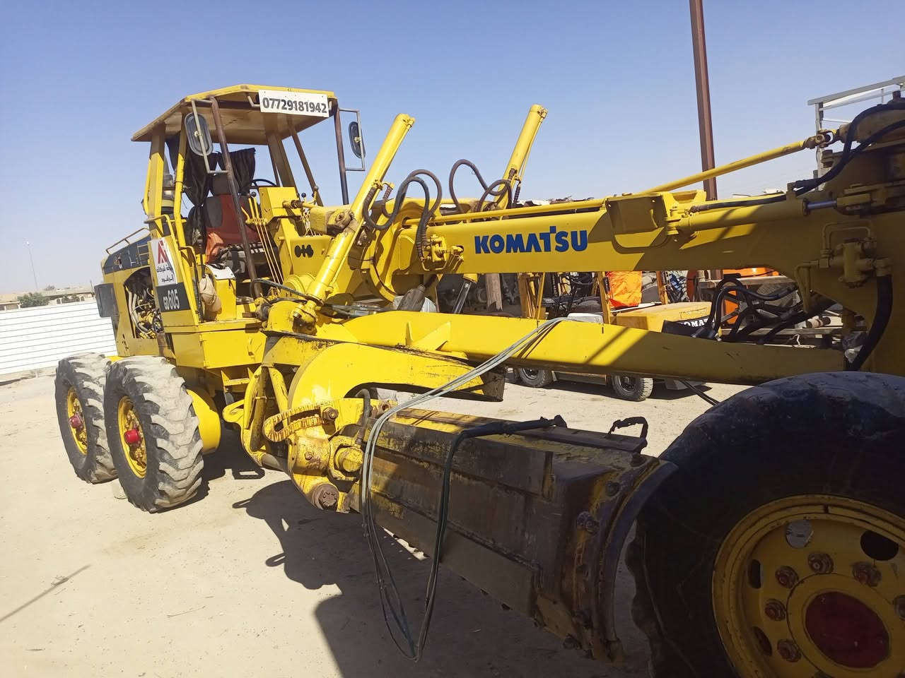 السلام عليكم 
كليدر كوماتسو للبيع 
الموديل 1988 Gr الحجم 605 الرقم نينوى اصفر 
العنوان سامراء 
السعر 170$ 
للاستفسار ع رقم فقط ***********
