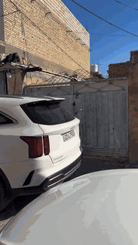 170 متر واجهه 8ونص.  بناء قديم هسه ماجره إني تريده فارغ تريد المؤجر بي سعره 145 وبي مجال  الحر حي العسكري بظهر  شارع حبيب ابو الانشائيه سعره ويا بيوت الحر أشوفه مناسب 
***********
