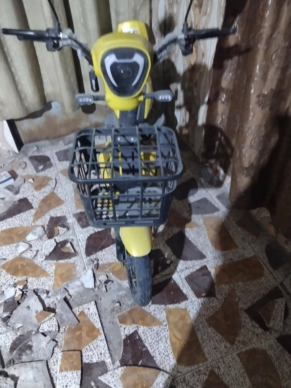 السلام عليكم بايسكل للبيع شحن
***********
