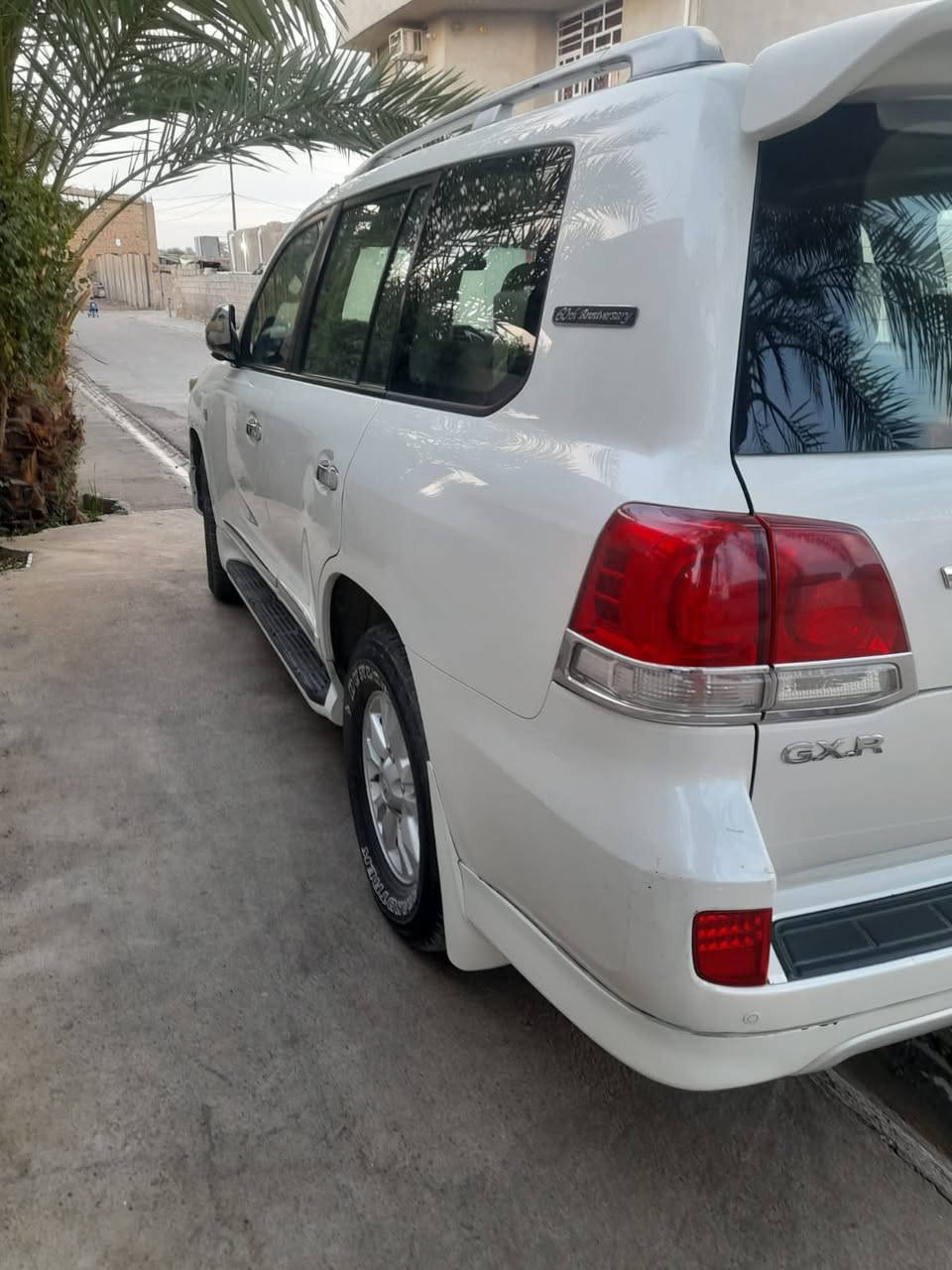 سلام عليكم لاندكروز ٢٠١١ سيارة اصل ستينية فول كفاله عامة من والصبغ والفتح كير محرك كفاله تخم تاير بدون اي نقص جاهزه مكاني ديالى خان بني سعد ضربة خفيفة بالباب المعاكس للسائق  استفسار*********** متواجد وتساب
