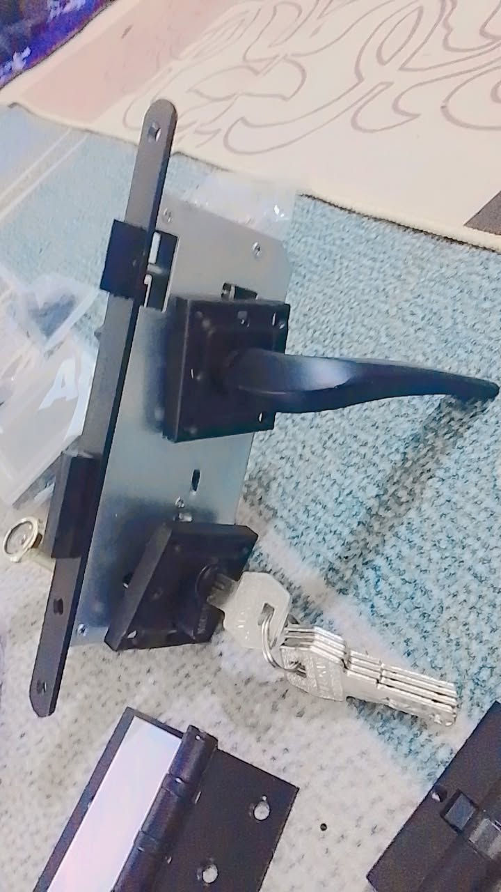 للبيع جدد مامستخدمات
كيلون اصلي ثقيل 
قفاله باب 
رزات 
يدات مال بيبان كنتور او كاونتر 
شارع الكهرباء قرب مكوى الأمير


**إذا كنت صاحب هذا الإعلان وتريد حذفه لأي سبب، رجاءا أرسل رسالة إلى الدعم الفني**