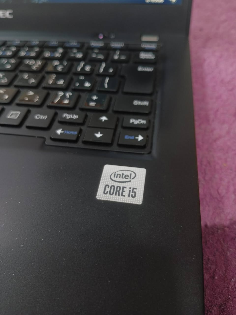 لابتوب جيل 10 بسعر 275 الف
‏السعر 275 الف نهايته قفل 
يجي سلم مع كامل المنافذ
‏المعالج: i5 جيل 10
‏الرام: 8G DDR4 
‏الهارد: 128g ssd m.2 
‏كرت شاشة: داخلي 4G
شاشة حجم 13.3
نظيف جدا نظافة 95٪
مع شاحنته الاصليه تايب سي
‏الموقع بغداد الدورة 
‏واتساب ***********
‏
