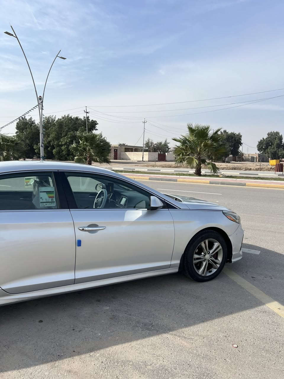 لسلام وعليكم سياره مكفوله سوناتا مديل 2018وارد امريكي بيه صبغ اربع قطع مكينه ٢٤٠٠جي دي اي جاهزه سياره بيه حادث خفيف كلش  بلهلال الخلفي داخل جلد جوزي  نص فول حداده جديده تبريد شغال سنويه منتهيه صارله شهر سياره حره مكان السياره بصره الزبير 
الهاتف ***********
السعر ١٢٢ وبيه مجال 
 مامتواجد ع ماسنجر
