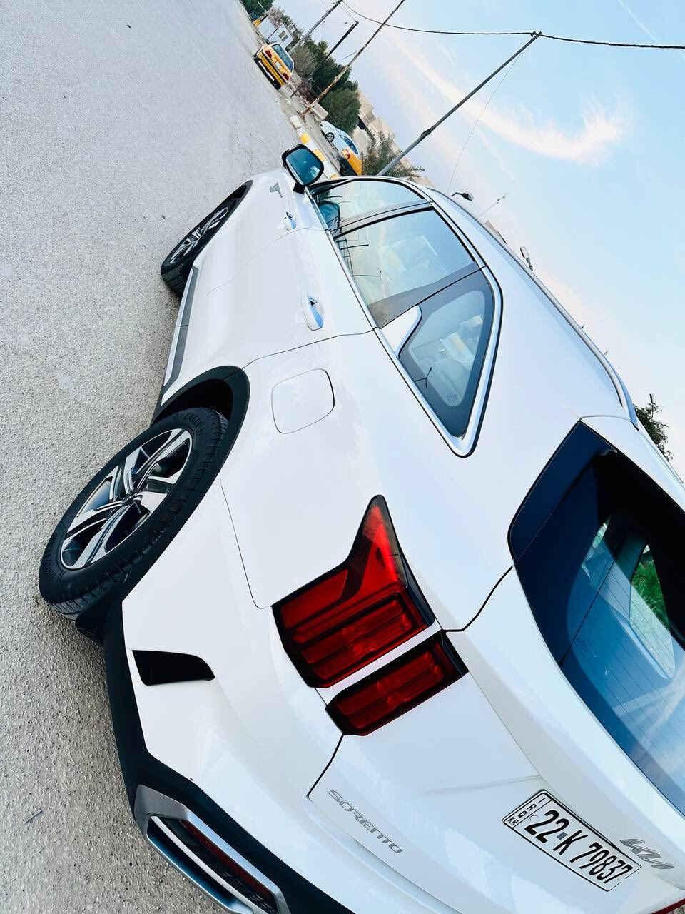 سورنتو ٢٠٢٣ 
٦ سلندر
فول. عدا الفتحة

مكفولة من كلشي عدا بارد بسيط موضح بالسونار 

كشنات جلد 
تدفئة تبريد 
تحكم كامل
كامرات ٥ 
٧ راكب 
حساسات امامي خلفي 
Gps
تشغيل عن بعد 
بردات خلفية

ماشية  ١٠٠ 

السعر 
٢٩٨


**إذا كنت صاحب هذا الإعلان وتريد حذفه لأي سبب، رجاءا أرسل رسالة إلى الدعم الفني**