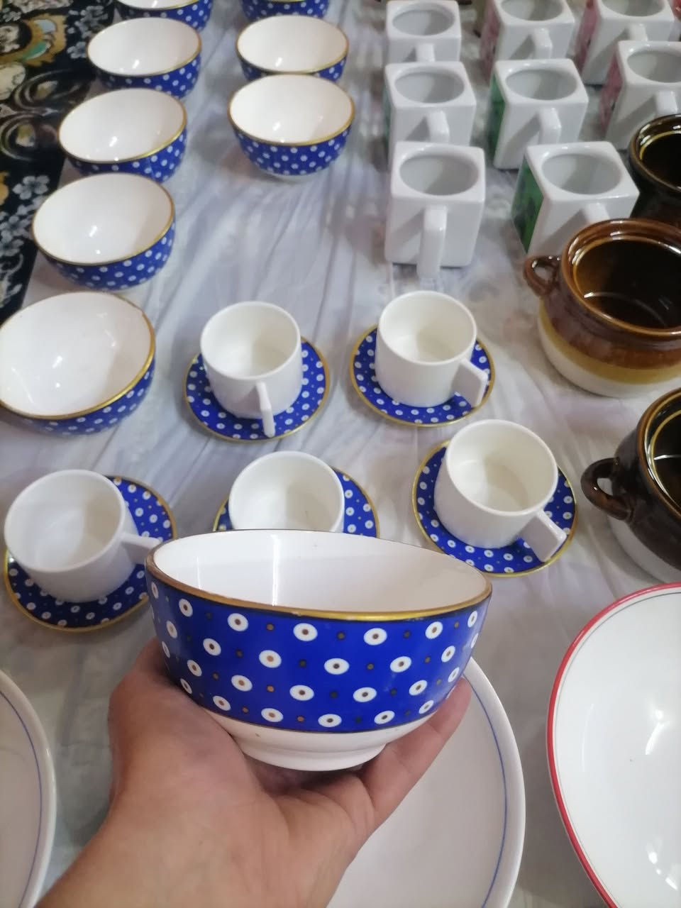 السلام عليكم
يوجد كرتون كامل بسعر ٤٥ الف مع التوصيل 
يحتوي ٦٥ قطعة او اكثر 

وصلنا تشكيلة مواعين فرفوري ملون 

تشكيلة صحون_ كاسات مقبلات _ صحون كبار.. فناجيل.. كوابه.. مواعين مقبلات
وبقية اشياء كثيره ومتنوعه

يوجد توصيل لكافة المحافظات 
***********
