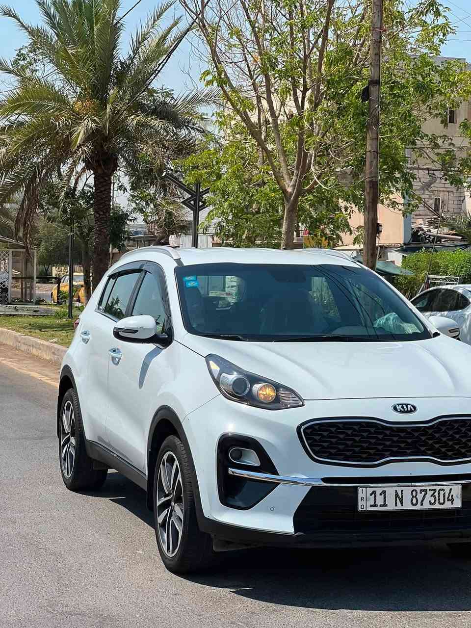 السلام عليكم
سبورتج 2020 خليجي كفالة
مواصفات اعتيادية شاشه كبيره وحساسات وفول تحكم اشاير بالمري شفط وباقي المواصفات 
ماشيه 83 كيلو رقم بغداد الجديد بأسمي محرك 2000 دوش 
السعر 186 مكاني بغداد 
***********
