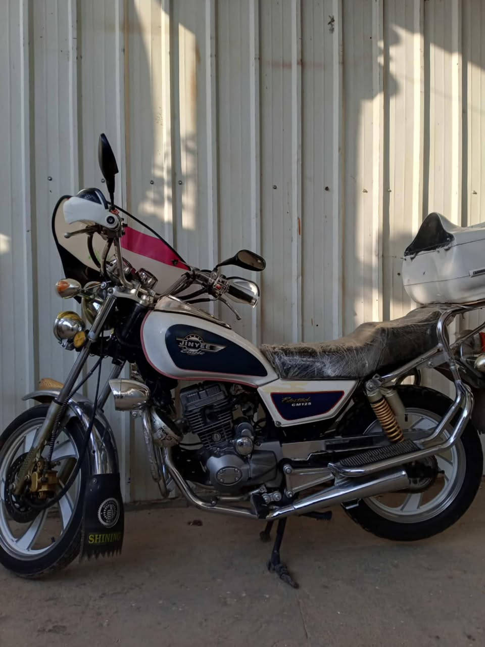 السلام عليكم دراجه للبيع السعر 600 وبيها مجال اللي يريدها وكان سده الهنديه رقم سنويه اسود هذا رقمي***********
