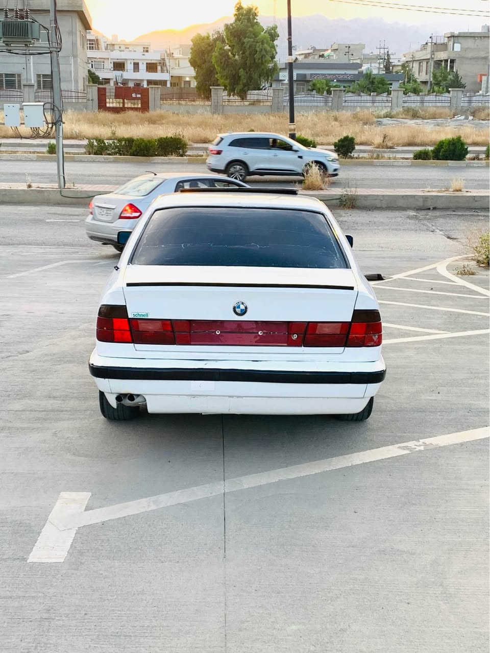 سەرەتا بەناوی خوای گەورە 
Bmw 525i  گێڕ حادی
مۆدیل ١٩٩١
سەیارەکە سەقف موسە 
دەحم و لێدراوی نیە 
ئاڕم ئیسناخ هەولێرە 
توند و تۆڵی و  تاقم وایەر  مەکینە و گێڕ  هەمووی بەشەرت
ئیفلۆ چوار فیشە 
سەیارەکە بێ موشکیلەیە و  بێ کێشەیە 
هەموو گیانی بەشەرت 
شوێن ڕانیە 
نرخ 28  گەڵاو معامەلە 
ئەدمین ♥️♥️
ژ.م؛*********** رانية, السليمانية
