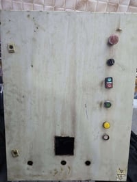 بورد مستعمل  ثري فيز  يحتوي على قاطع 400A كونكتر عدد 2حمل الفيز الواحد...