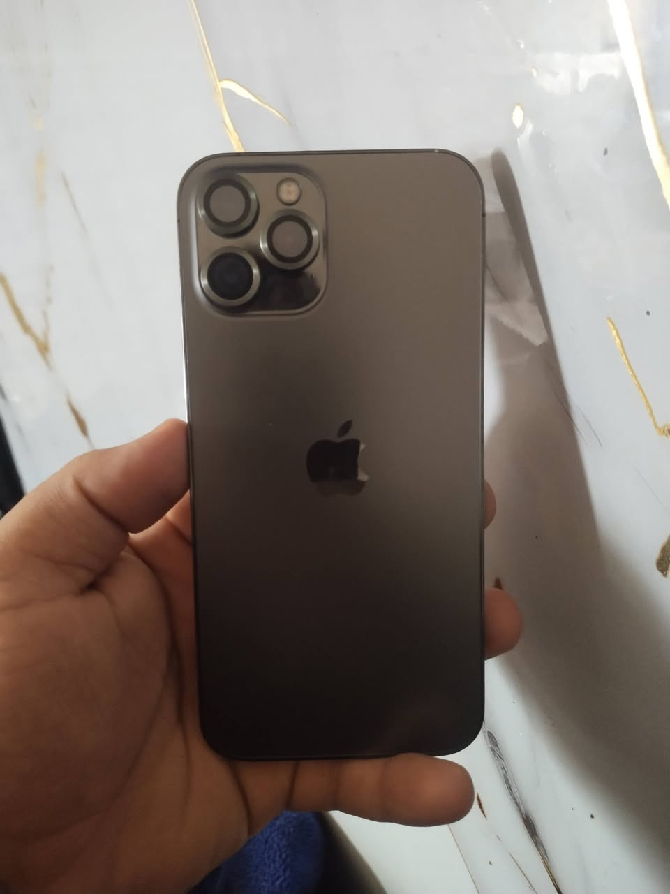 مستبدل شاشه اصليه فيس ايدي شغال
ذاكرته 512 
بطاريه 75 
جهاز زلغ مابي مكفول من كلشي 
عنواني بغداد الحسينيه مال راشديه 
توصيل ماعندي سعره 375 بي مجال كلش بسيط 
***********
