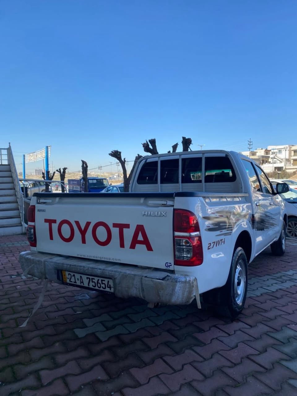 تيوتا هايلوكس 2012 گير عادي 
بدون صبغ و گيرو محرك مامفتوح 
سنوي جديد اله 2030 
سيارة كلش نضيفة و رقم سليمانية 
مكان سيارة سليمانية 
سعرها ١٨٣$ شوي مجال 
***********
