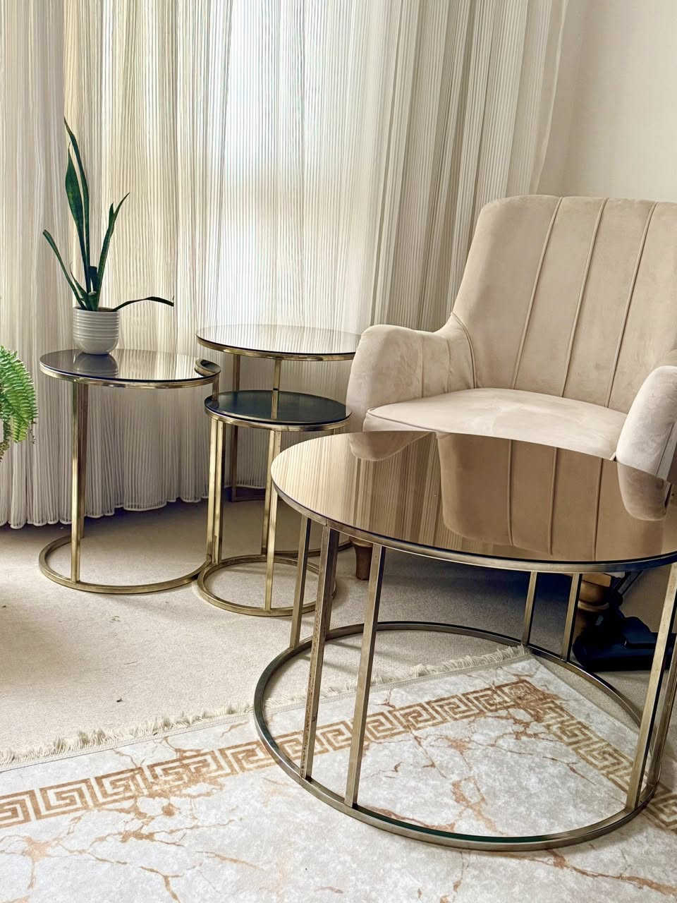 لە هەولێر بۆ فرۆشتن
ئەم فەرشانە سێتن لەگەڵ بەرپێیەکان تورکی بن جڵدی ئەسڵین بە ششتن تێک ناچێ و نەرم نابێ قیاسەکانی لەسەر ڕسمەکان نوسراوە هەموی بەیەکەوە ٨٠هەزار 

سێتی جێمۆمەکان ومێز و تەپڵەکانیش بەیەکەوە هەمووی ٦٥ هەزار مێز و تەپلەکەکان وەک لە ڤیدۆکە دیارە بە هۆی تەرەشوع کەمێک ڕەنگی تێکچوە دەتونی سپرای گۆلدی بکەی


**إذا كنت صاحب هذا الإعلان وتريد حذفه لأي سبب، رجاءا أرسل رسالة إلى الدعم الفني**