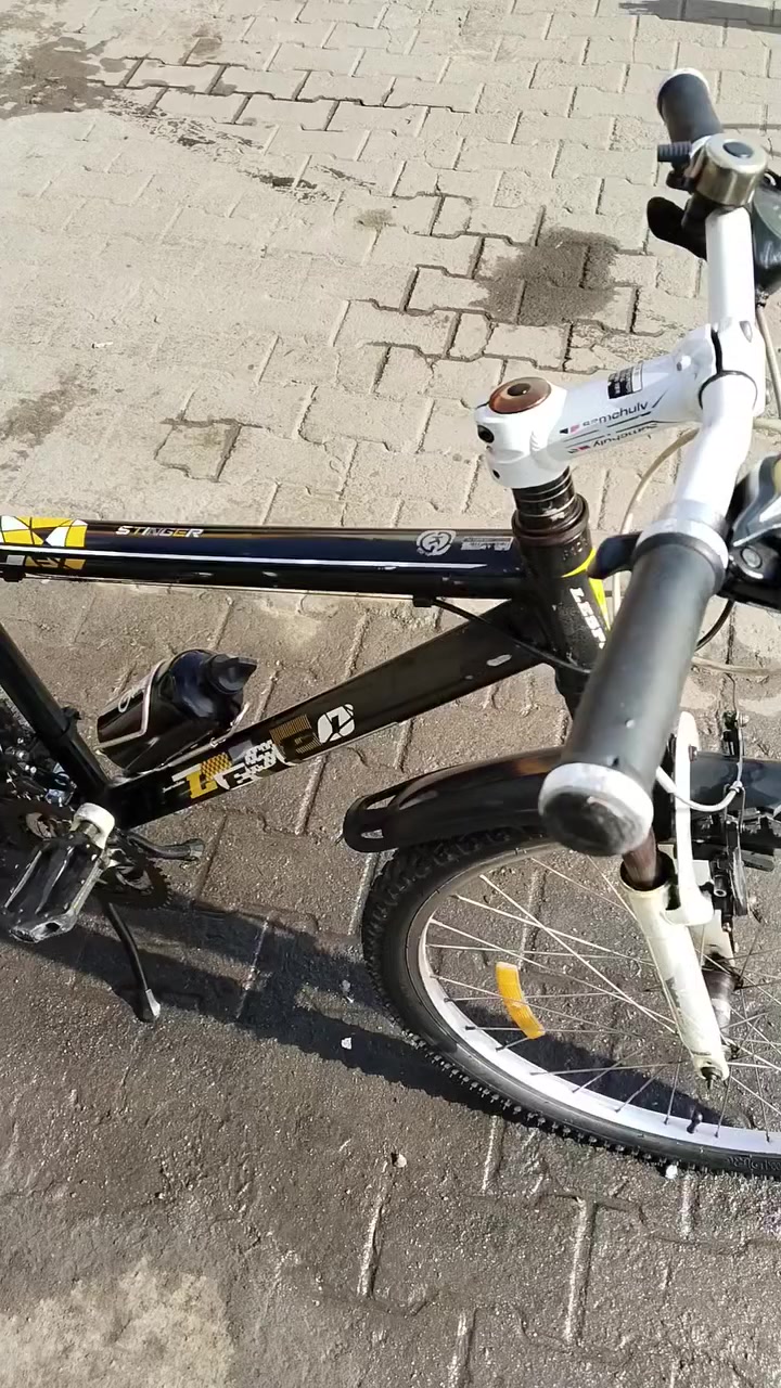 سلام عليكم..باسكلي نظافه ٨٠/١٠٠...مكينه ٨ خلفي او٣ امامي كله شغال المعدن المنيوم تأيرات جديده جبلي يحمل وزن ٩٠ كيلو 
العنوان الزعفرانية السعر ١٢٥ ...وبي مجل ما عندي توصيل


**إذا كنت صاحب هذا الإعلان وتريد حذفه لأي سبب، رجاءا أرسل رسالة إلى الدعم الفني**