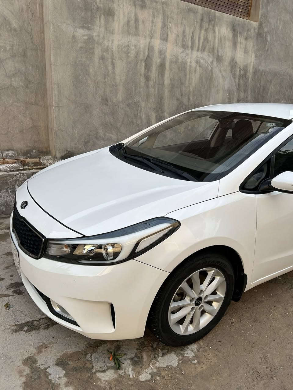 السلام عليكم 
سيراتو خليجي 2017 
أربيل بسم شركه تحويل وكاله مضمون /
مكفوله من الصبغ والتبديل 
السونار مرفق 
جديده جدا ماشيه 86 ألف 
محرك كير مكفول ع شركه 
تبريد حداديه جديده 
كله جديد 
حقيقي باب ثاني 
موصفات كأمره تحكمات مرات شفط وأشاره مرات شاشه 
عنوان حله مركز المدينه 
السعر 139 $
بيع أو مروس 
***********
