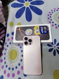 ايفون 16للبيع شرق اوسط ذاكره 256 بطاريه99 مشحون 84مره جهاز نضيف كلش مم...