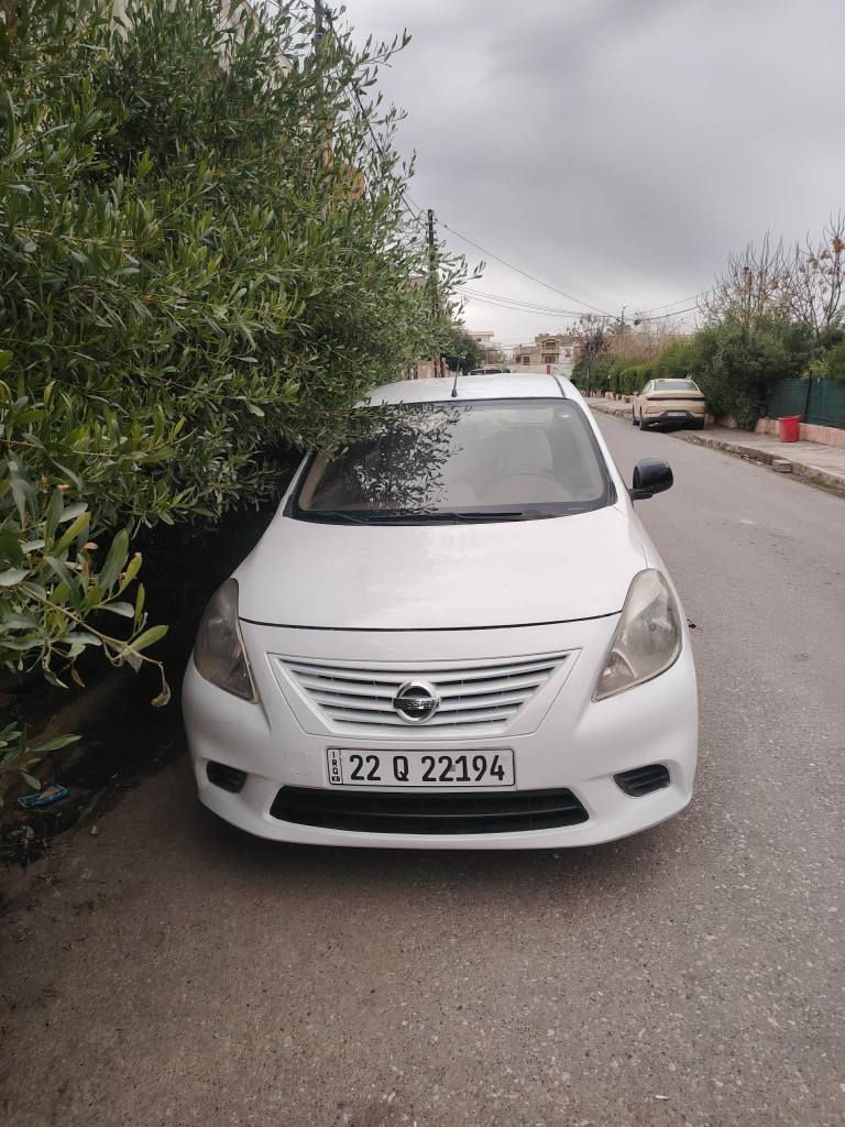 نیسان سەنی (لاکشمیبای)
مۆدێل 2014
رەقم و ژینگە و رێگاوبان و هەزەی نوێیە
تازە هەزەی بۆ کراوە پشتو پێشی تازە توند کراوەتەوە بێ تەقە و رەقیە 
پشت و پێشی کەپسە 
برانەوەی بەشەرت 
تەعول و غەرامە بەشەرت 
سیارەکە بەلیەک وەرگەراوە 
نرخیشی 69 وەرقە و کەمێک مەجال أربيل, العراق


**إذا كنت صاحب هذا الإعلان وتريد حذفه لأي سبب، رجاءا أرسل رسالة إلى الدعم الفني**