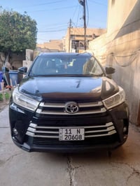 تويوتا هايلندر 2018 AWD  XLE   رقم بغداد باسمي  ماشية السيارة 82 الف م...