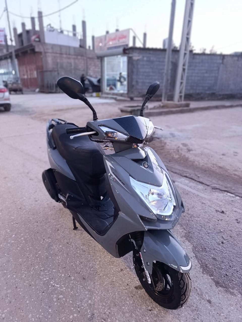 السلام عليكم للبيع سكنس تايوان باب اول رزنة وقوية موديل 24 جديده اي نقص مابيه محرك مامفتوح كهربائيات كلها شغالة السعر 700 المكان كربلاء طويريج للاستفسار ***********
