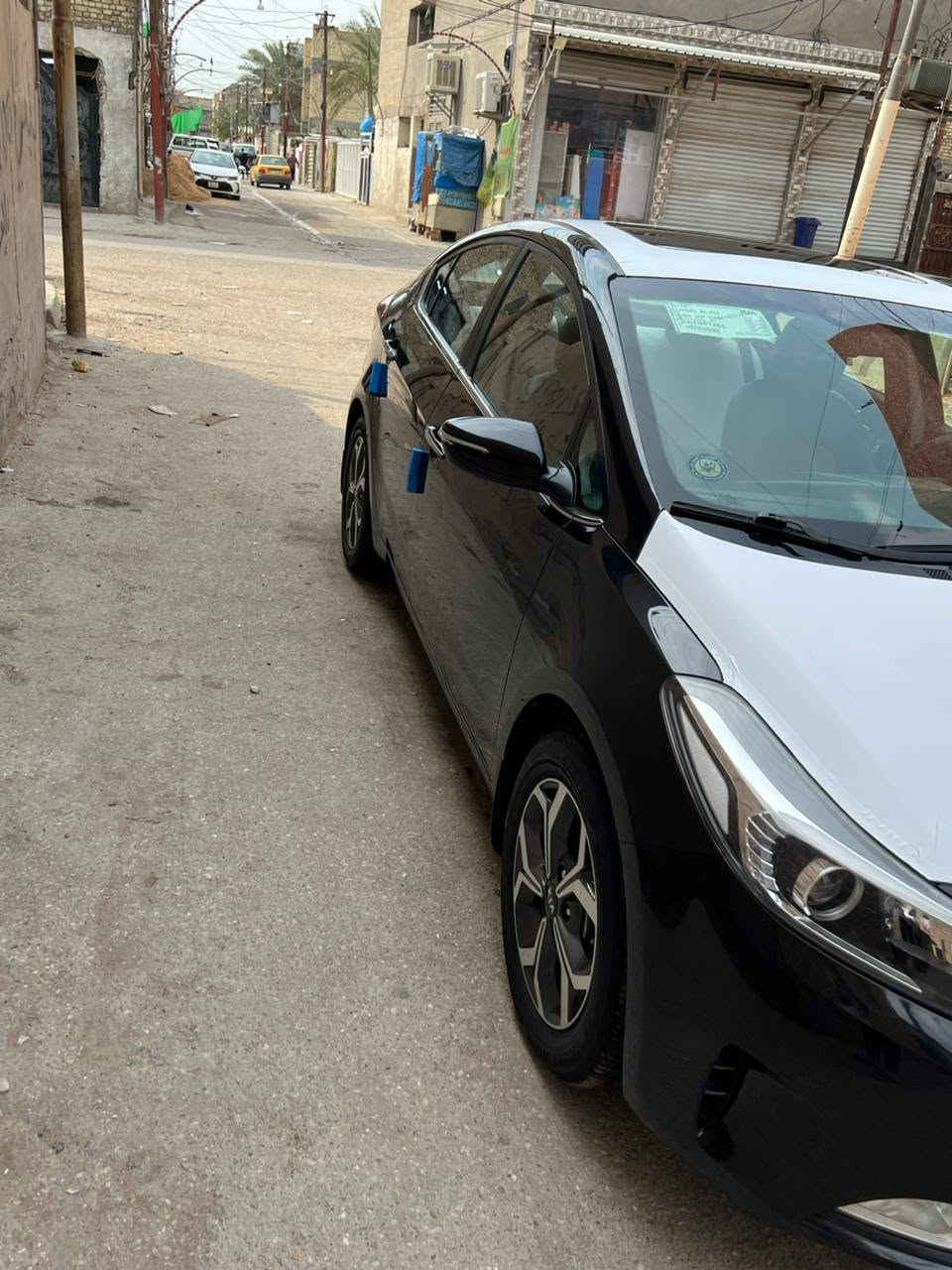 السلام عليكم
كيا سيراتو  ٢٠١٧  خليجي ١/١ وارد ايراني
مواصفات خاصه  رقم اربيل بسمي سنويه وهزه جديده
 خليجي فووووووول VIP
سيارة جديدة ٢٠١٧
ماشيه73 الف كم 
مكينة 2000 دوش
شفتات بالستيرن كير رياضي
مواصفاته
بصمه تشغيل 
فتحه 
تبريد بيانو شاشه منفصل
حساس خلفي امامي اصلي 
لد امامي 
بك لايت لد 
كشنات كهربائي 
كشنات امامي تدفئه تبريد والخلفي تدفئه
مصابيح زنون اصلي 
نظام abs 
١٠ ايرباك بيه امان
مري شفط وترحيب واضائه
كروس سرعة مع تحكم ستيرن فول
اوتو لايت 
نقطه عمياء 
تبريد منفصل السائق عن الصدر مع تبريد خلفي
كشن ميموري مع خزن حركات الكشن
شاشة اعطال مع تحكم 
تدفئة بالستيرن
رادار جانبي+ رادار خلفي
كامره خلفيه
السياره مكفولة من الصبغ وتبديل فقط رصعه بجنطه موضحه
السعر150$ وبيها مجال بسيط
مكاني بغداد العبيدي
رقم ***********
