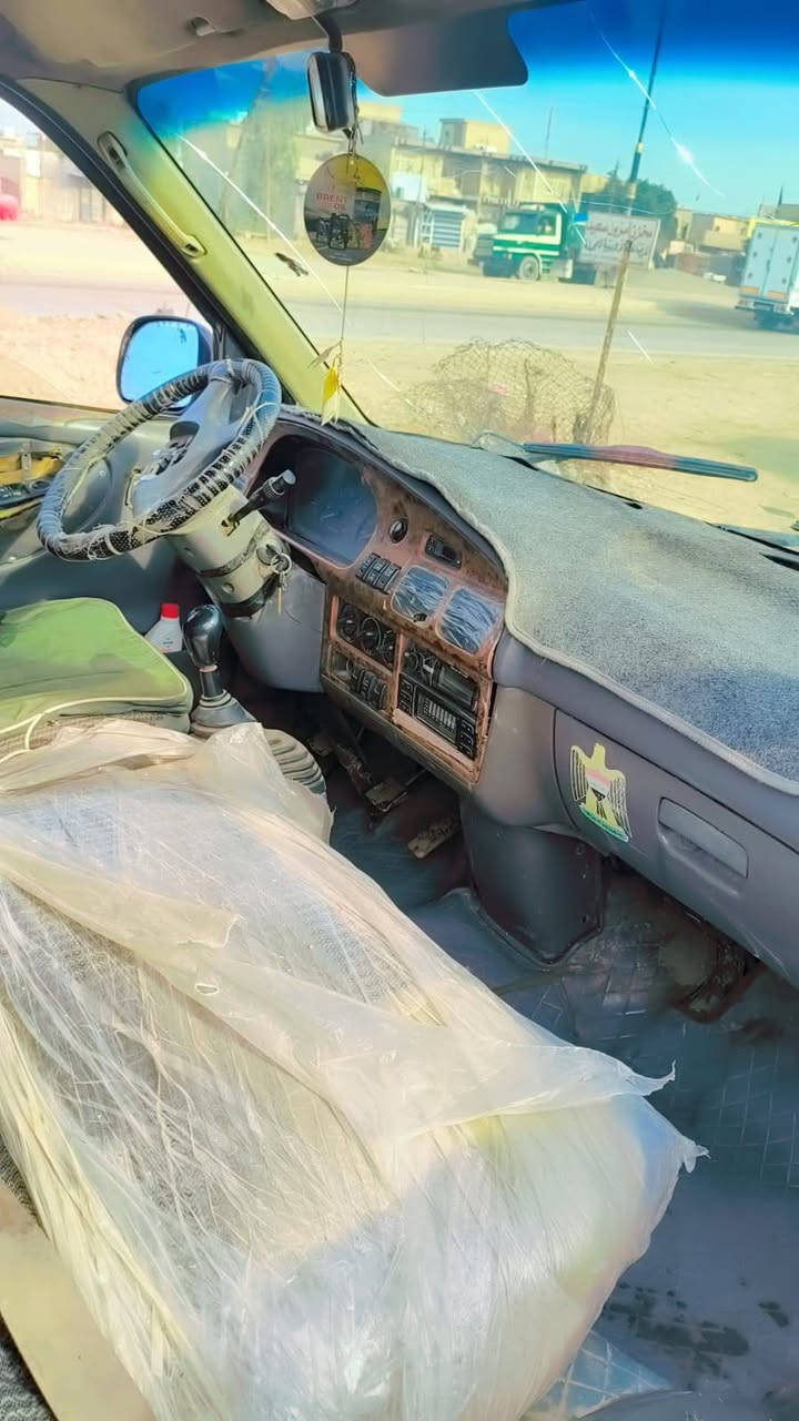 سلام عليكم سياره كيه بريجو للبيع مكينه 3000 كير واكسن مكفولات شواصي 4بلادي كهربايات كله شغاله تخم تاير سنويه لل 27 مصفره ولا ربع مطلوبه مكان السياره بغداد النهروان السعر 45وبيه مجال بسيط ***********
