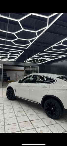 بي ام دبليو موديل  2017 
وكالة عروش  .محرك (٦سلندر) .
مواصفات نايت باكيج (طلب خاص)  .سياره جايه كاربون فايبر بلادي بلدعامايات ومرايات قليل يجي بل بي ام هلمواصفات بشرط اصلي  .سياره   كلها بشرط صورها وتقريرها كل متوفر يمي .٢بصمه  متوفر وياها .
المواصفات (M)  باكج معروفه تجي اعلى فئة  فول.سياره ماشيه 160الف كيلو متر .نضيفه جدا وسيرفس داخل شركه BMW العروش (مع وجود كامل الوصولات)  
- نظام قيادة اربعة ايكو وكونفرت وسبورت (وسبورت بلاص).
- انارة داخلية كاملة بالدشبول.كيجات سرعه ليزريه.
داخل جملي (Hermes) .
- 5كامرات  360درجة
- حساسات .
- اصطفاف ذاتي.
- رادرات امامي .جانبي .
- كشنات تدفئه وتبريد .سكان تدفئه.
- بردات جانبيه .
- ابواب شفط .  باب خلفي كهربائي 
- مري شفط.
- شفتات سرعة.
- بصمت ابواب 
- فتحة سقف .
- لايتات زنون متحرك وية ستيرن 
- كشنات  كهربائة مع وضعيات خزن للقياده 
- هندبريك بصمة .
- اوتو بريك.
- اوتو ستارت وستوب.
- .تحديد مسار.
بل اضافه الى بقيه مواصفات معروفه . سياره كلش نضيفه  مكفوله  كير ومحرك . فقط بيها ربع البنيد صبغ (رش فقط).  سياره متواجده بغداد وباسمي .
 بسعر مناسب جداً 
اي استفسار الاتصال  

 0771 892 2224
