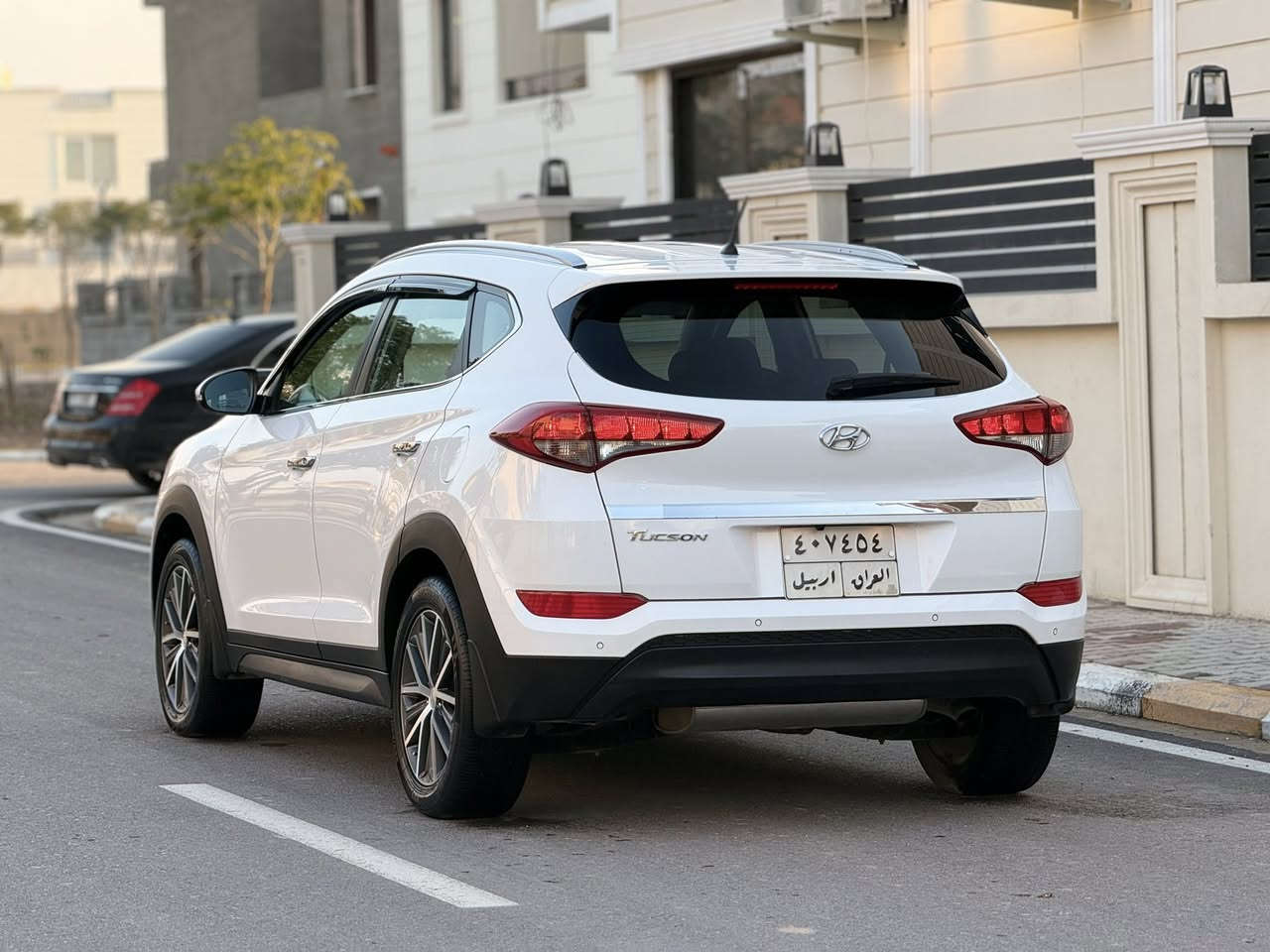 سلام عليكم      
TUCSON 
الون:WHITE
موديل: 2017
المحرك: 2000
الموصفات 
نضام   ECO
كشنات مخمل                             
حساس خلفي
تحكمات استيرن
كاميرا خلفية دوار
اشاره ب مري جانبي
خليجي بدون صبغ
بدون تبديل كفالة 
كير مكينه كفالة 
صور سونار ب منشور   
سعره 177 بيه مجال
📍مكانه ديالى خانقين 
رقم اربيل شرط تحويل 
للاستفسار***********
