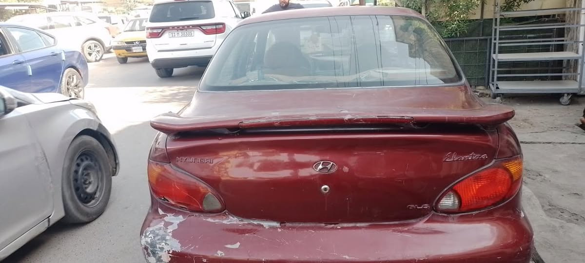 السلام عليكم  مكلف بالنشر
سياره إلنترا موديل 2000 
محرك 2000 رقم بغداد الجديد وسنويه جديده
مكينه بيها تنقيص وكير خير من الله مصبوغه حزام للجماليه 
بيها تبديل باب وتعديل بالجاملغ الخلفي فقط الباقي مصبوغ جماليه 
تخم تاير جديد 
شد جديد فيت بم نوزلات بلكات وباتري 
مكان بغداد سبع ابكار 
السعر 32 وبيها مجال 
***********
