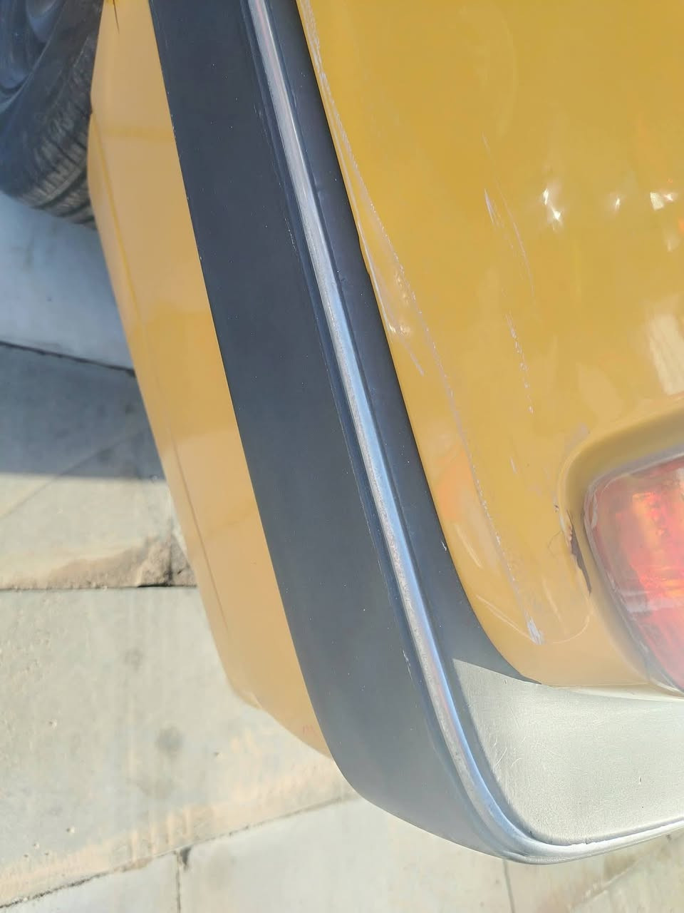 السلام عليكم بيجو لميس 2016 دشبول عالي المرغوب باتري جديد كهربايات كله شغالة بيه بارد باب العبري وطخه بايسكل يم البك لايت تبريد ثلج مصفره هيئه وغرامات رقم بغداد الدولي سياره بيه رنكات  سياره حلوه نصبته  بسمي 45وبيه مجال للشراي
*********** مكاني المدينه قطاع 10
