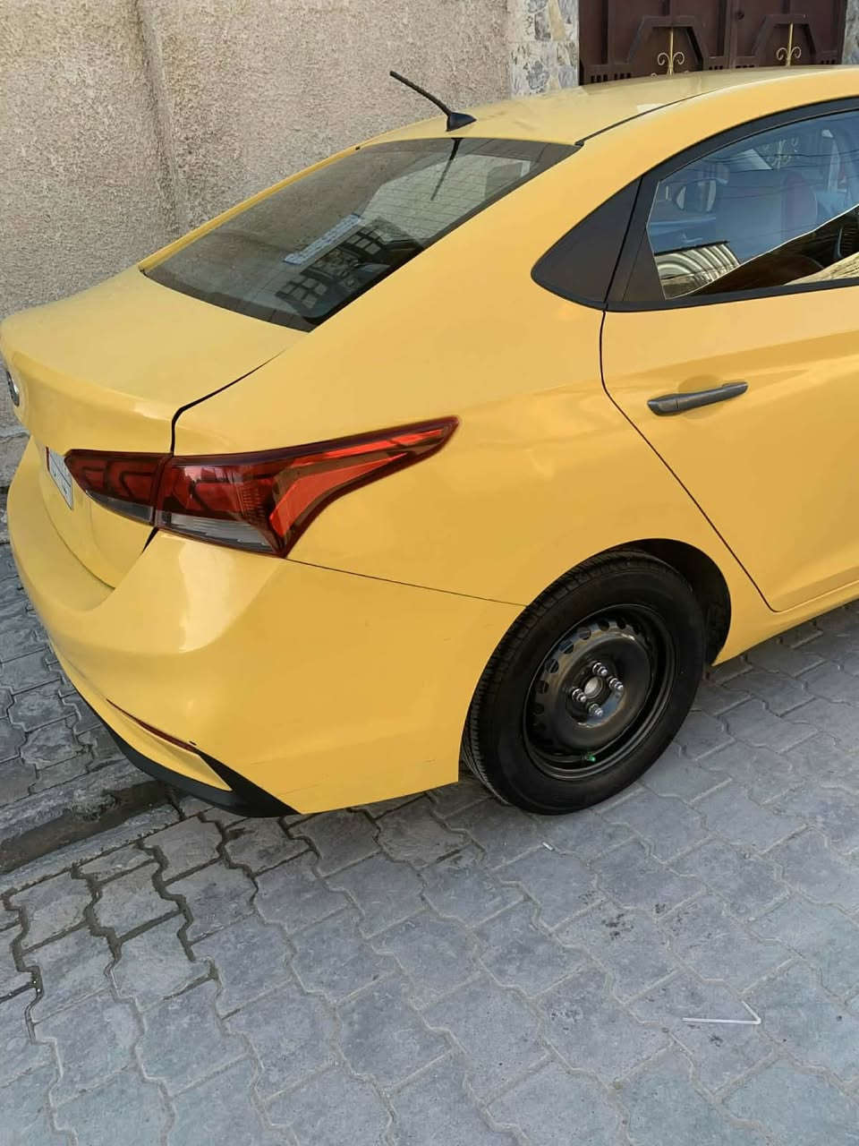 اكسنت موديل ٢٠١٨ شكل(٢٠٢٠)
محرك ١٦٠٠ (Gti) 
مكانها بغداد
 وحداثها مرفق مع الصور ***********
