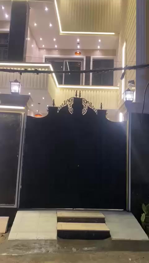 سلام عليكم ورحمة الله وبركاته عمل واجهات المنازل الحديثه بلفوم التركي والبورسلين أحدث الديكورات اخوكم ابو تالين
*********** اتصال
*********** واتساب
