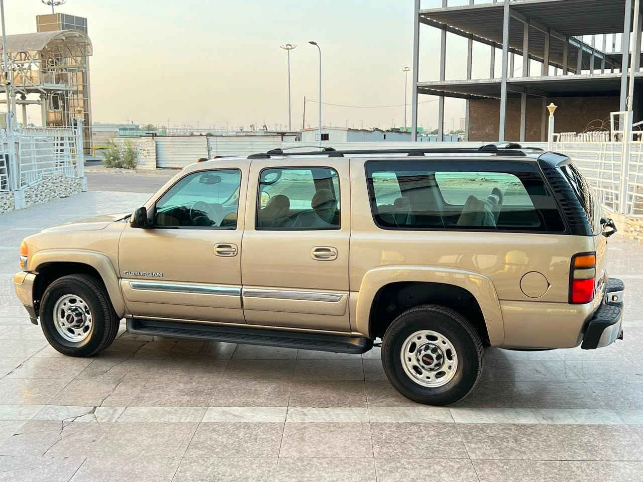 سلام عليكم البيع سياره موديل 2006سياره كفاله عامه من كلشي سياره مكينه 8100 كير 1000 ماشيه 150على وضع الشركه السياره جديده بمعنه الكلمه السياره أصوليه تحويل ثاني يوم السعر 200وبيه مجال شي بسيط اخوان لايتصل لمو شراي مكانه البصره الهاتف:***********
