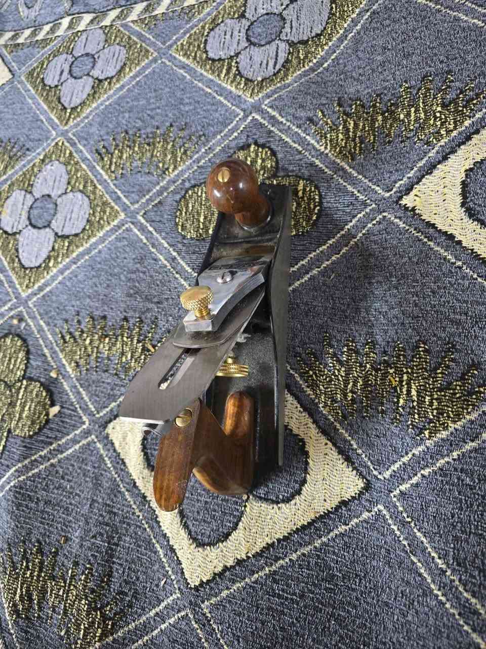 السلام عليكم بلونيه للبيع ماكاني كربلاء متواجد خاص ورقم هاتف ***********
