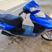 دراجه نوع سكنس  معدل 140حقيقي صارله شهر من نزلت بعده حاويه  بيه ضربه م...