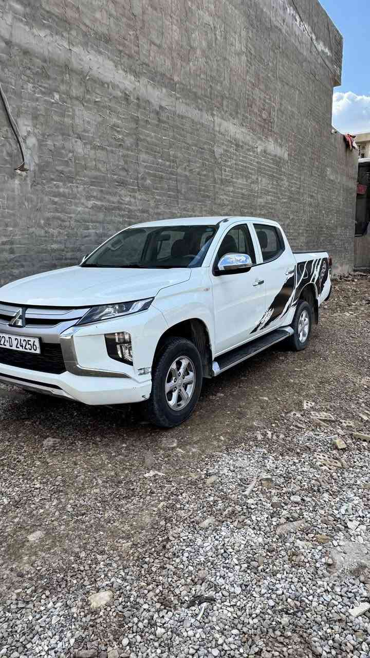 سلام عليكم مسيوبيشي فور ويل للبيع رقم اربيل موديل 2022
مكفولة فقط بارب بيها بسيط وسونار منشور معه صور ماشية 87 
سيارة ديزل يعني كاز مكانها بغداد رايدها 220 بيها مجال ***********
