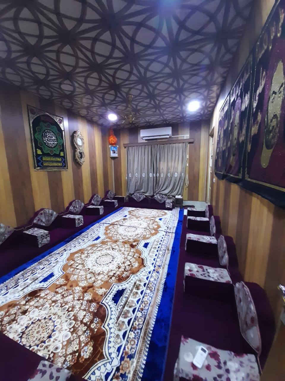 الدار للبيع ا لمساحة  ١٥٠ متر البناء بلوك طفيلي والاساس صب مسلح ويحتوي ٢ غرف واستقبال وصاله  مجهز بورك وسقوف ثانويه ومطبخ وطارمه وحديقة  كاشي وسيراميك العنوان شارع المطار القديم مقابل صيدلية الالفه  فرع متوسطة سيد البلغاء حكوميه  الدار قريب  ٣٠ متر عن الشارع العام السعر ٤٥ وبي مجال 
*********** 

***********٠ مكتب بركاة  ام البنين قرب أسواق فدك مقابل شارع السبيس شارع سايدين المطار الجديد
