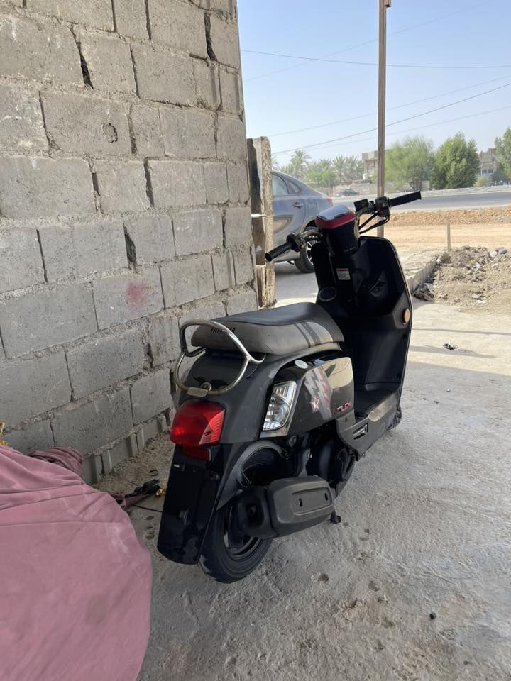 السلام عليكم دراجه بوليس لبيع كفاله عامه ختم واحدد الدراجه صارله شهرين من نازله من الرمبه الوصل موجود الرقم ***********
