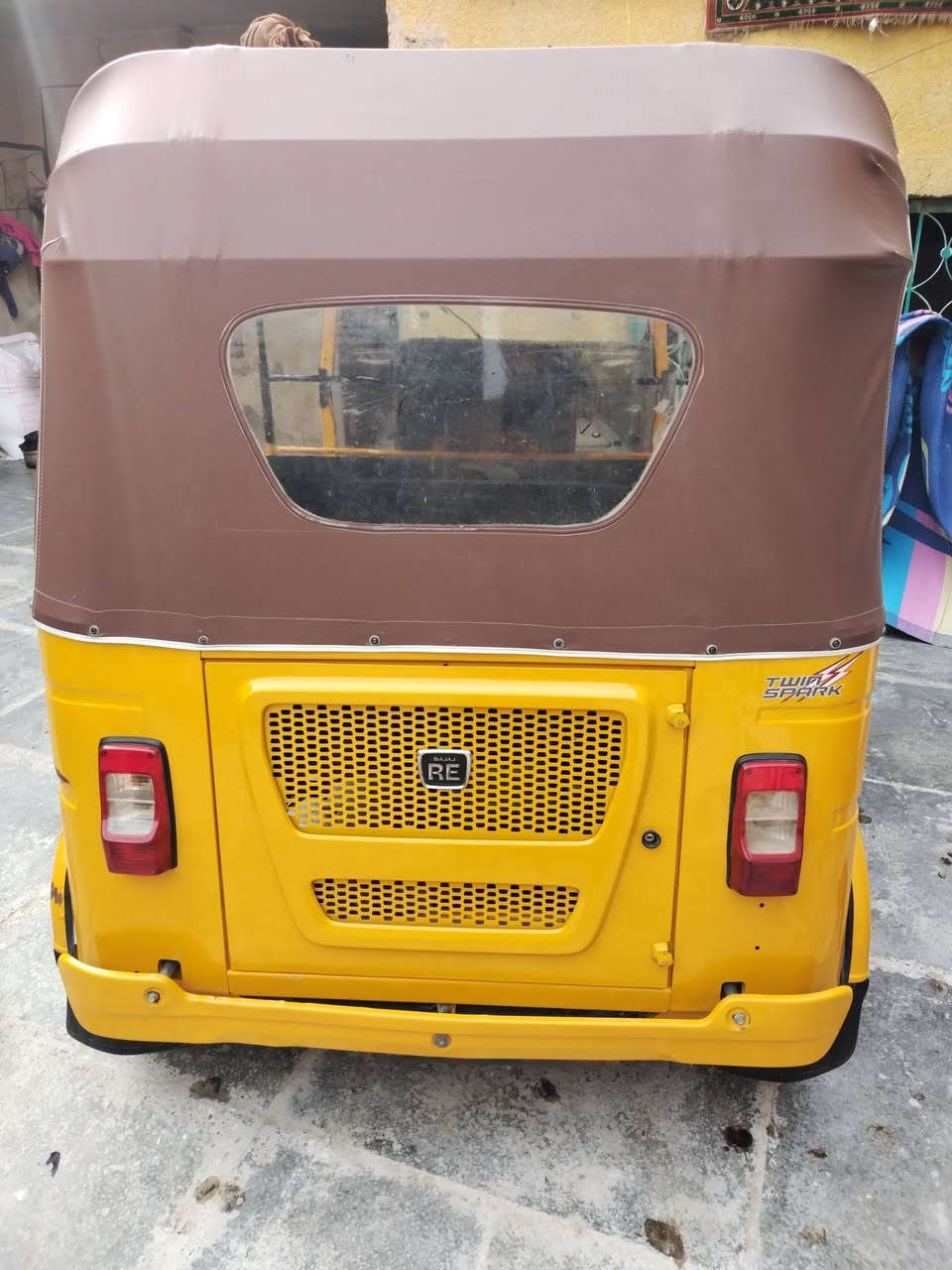 سلام عليكم تكتك مديل22شهر11رقم وسنويه بسمي التكتك خير من الله مكينه كفاله تكتك بيها تعمير بسيط بس الدوسات والشخوط تعمير *********** مكاني بغداد سبع قصور
